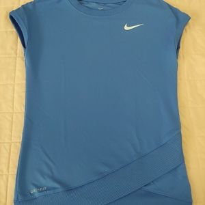 Girl Nike sport top